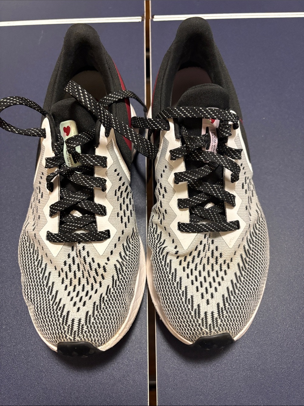 Nike women’s size 7.5 Light Gray and Black Knit Running Sneakers